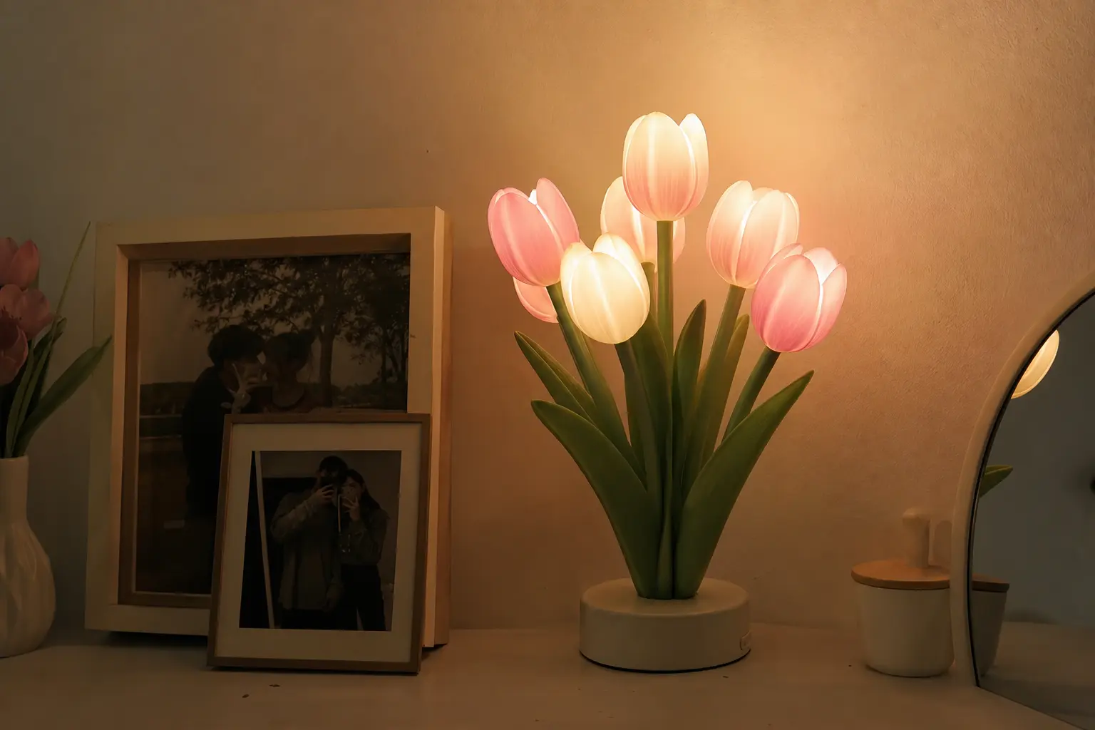 Aesthetic Tulip Night Light Lamp Ideas