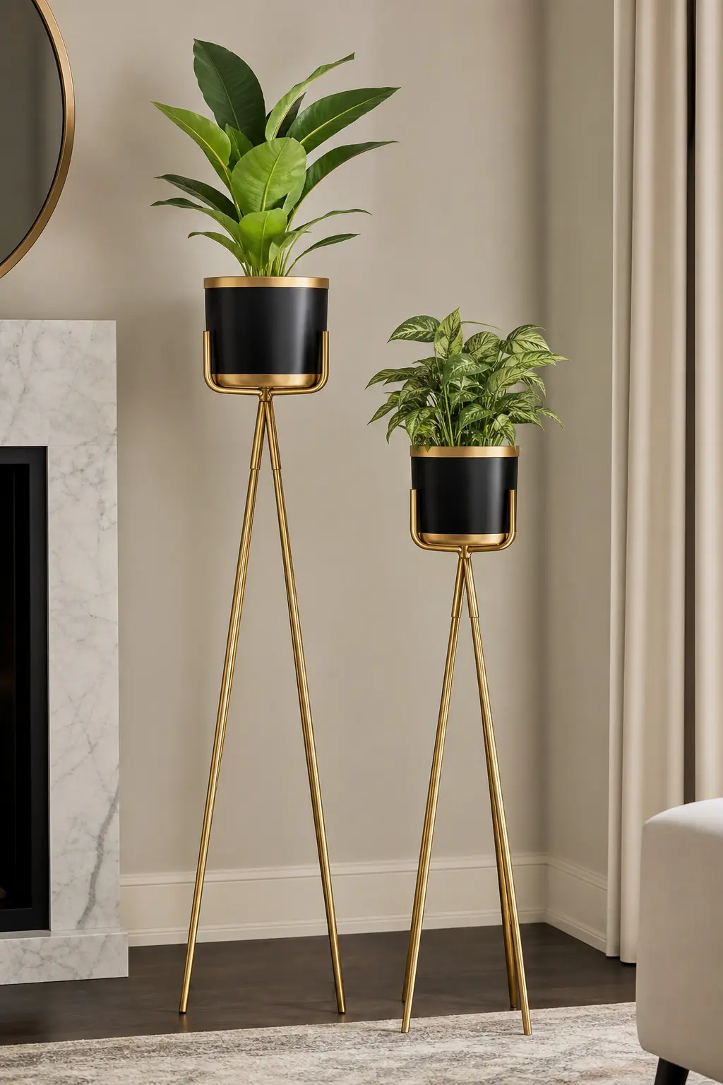 Stylish Black & Gold Plant Stand Ideas