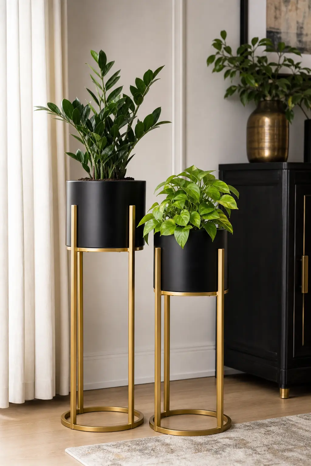 Stylish Black & Gold Plant Stand Ideas